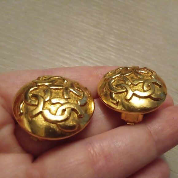 Chanel Vintage Clip-On Earrings ๐ Interlocking CCs RARE - Picture 3 of 14